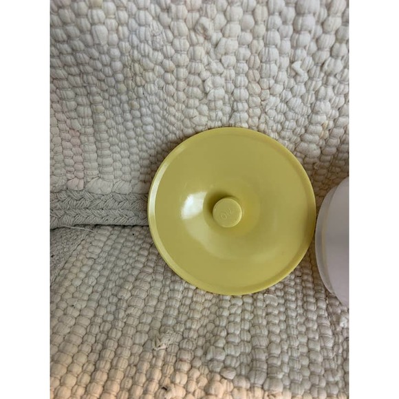 Vintage melamine sugar bowl pale yellow and white dish - Picture 8 of 10